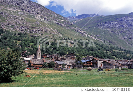 法國阿爾卑斯山的法國山麓 法國阿爾卑斯山的法國山麓 10748318