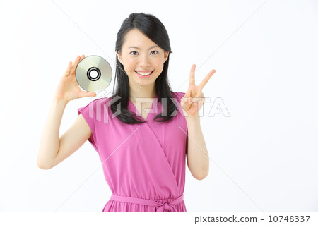 Media · Young lady 10748337