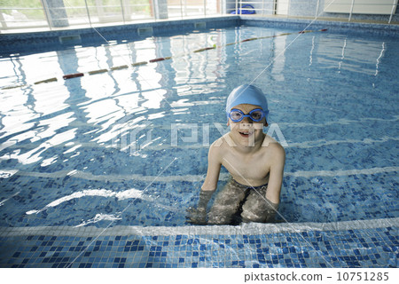 Child in swimming pool Child in swimming pool 10751285