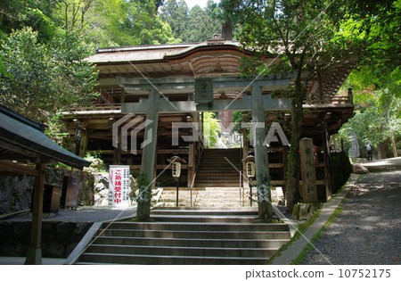Yuki shrine worship hall Yuki shrine worship hall 10752175