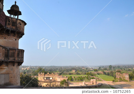City of the Kingdom of Bandera where scattered ruins such as temples are scattered in Deccan Plateau, Orcia 10752265