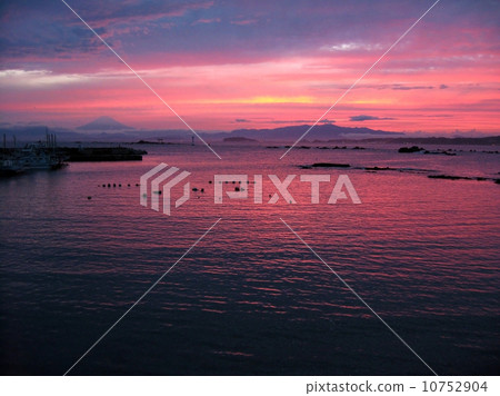 Sunset in the Morito coast 10752904