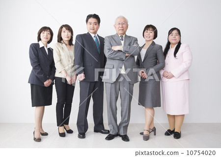 Business men and women 6 people 10754020