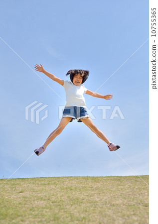 Girls to jump in the blue sky Girls to jump in the blue sky 10755365