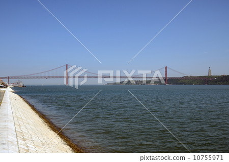 發現葡萄牙里斯本的紀念碑 10755971