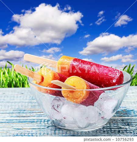 popsicles on a plate with ice 10756293