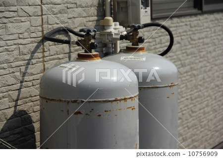 Propane gas cylinder 10756909