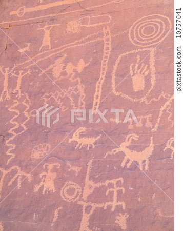 Prehistoric rock painting 10757041