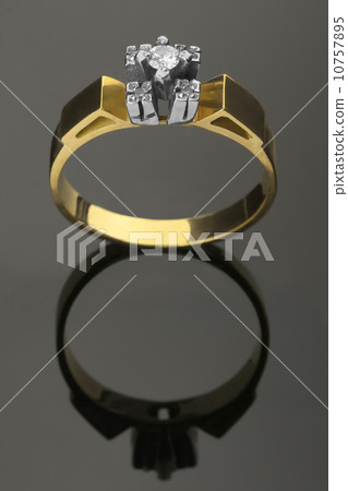 diamond ring diamond ring 10757895
