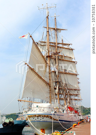 Sailing ship Nippon Maru 10758381