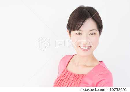 Middle women 10758991