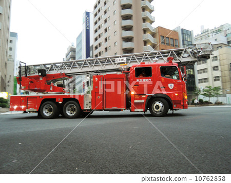 消防車（梯子卡車）駕駛場面 10762858