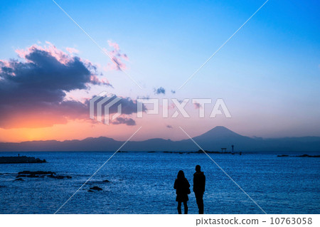 Evening two people Evening two people 10763058