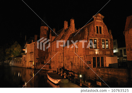 Brugge in night 10763525