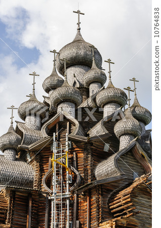 Wooden church at Kizhi under reconstruction 10764838