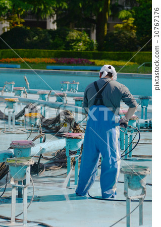 Cleaning work 10767176