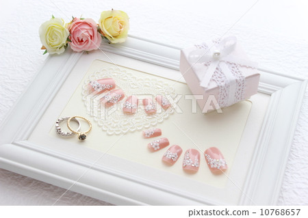 Nail tips 10768657