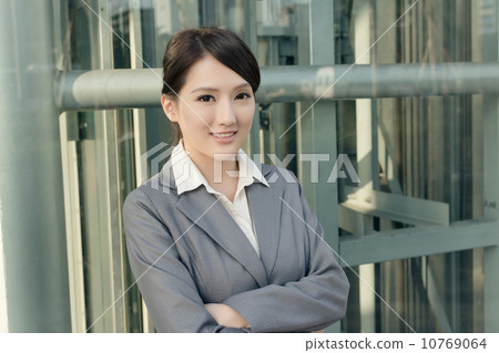 Friendly business woman of Asian with copyspace 10769064