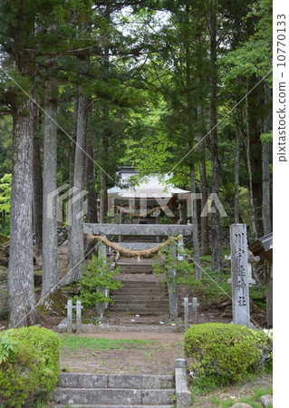 Kawa Uso shrine wrapped in silence 10770133