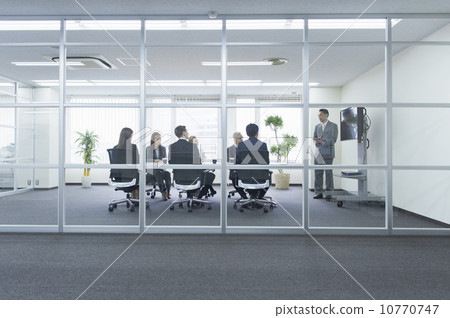Multi-generation business Multi-generation business 10770747