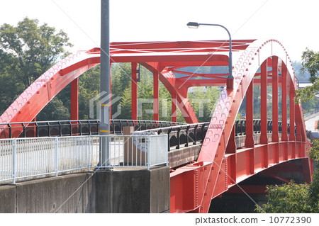 Eizanji Bridge over the Yoshino River in Gojo City, Nara Prefecture 10772390