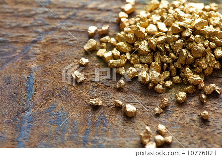 Gold gold 10776021