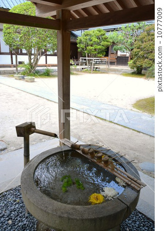 Inside the Spring Kuromyado Temple in Kastan River 10777009