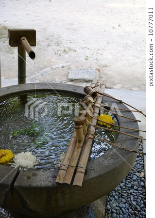 Inside the Spring Kuromyado Temple in Kastan River 10777011