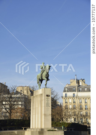 The horse statue of Mr. Fosh (Shayo Palace Front) The horse statue of Mr. Fosh (Shayo Palace Front) 10777137
