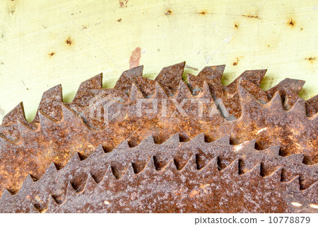 old rusted circular saw blades 10778879