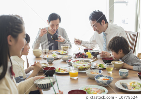 Three generation family 10779524