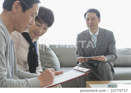 Three generation family 10779737