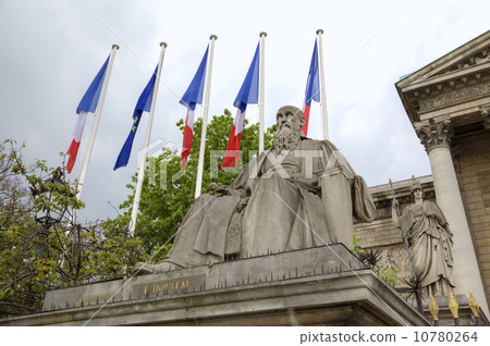 Statue near National Assembly. Paris, France Statue near National Assembly. Paris, France 10780264