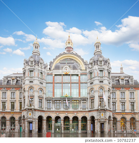 facade of Antwerpen Central Railway Station 10782237