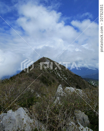 Qinghai Black Mountains 10782881