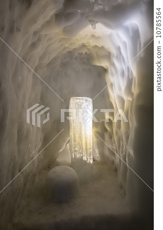 Icicles in the snow cave 10785564