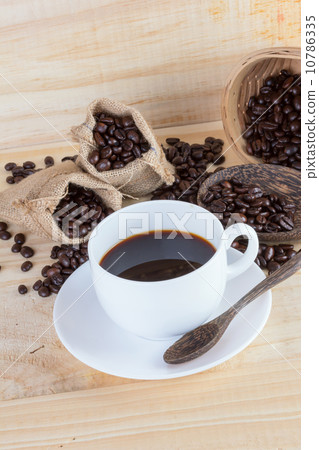 coffee cup and coffee beans coffee cup and coffee beans 10786335