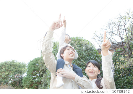 A family A family 10789142