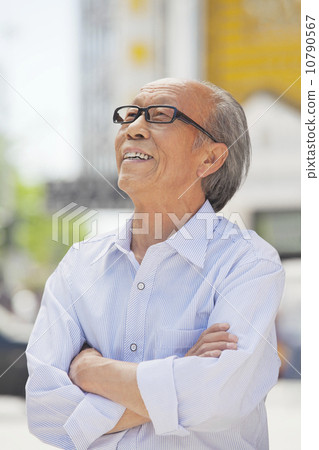 10790567