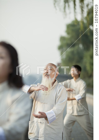 10794019