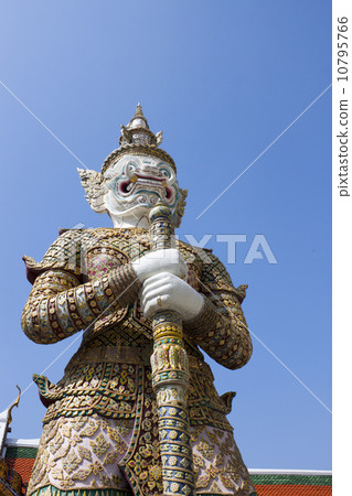 White Giant White Giant 10795766