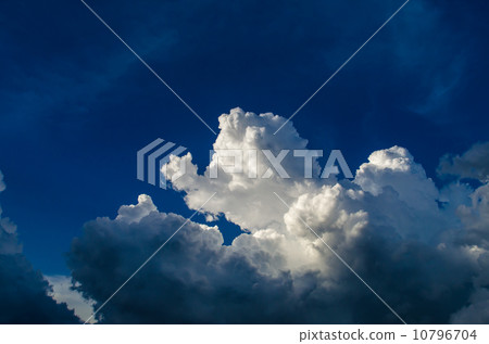 Group of cloud and blue sky 10796704