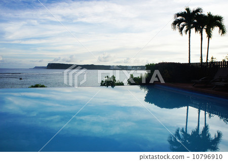 Lovers Point and specular pool Lovers Point and specular pool 10796910