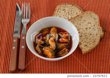 mussels in the bowl 10797651