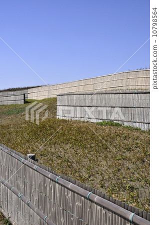 Sandstone fence at the end 10798564