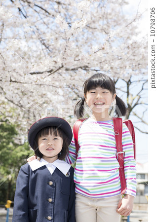 櫻花和日本姐妹 10798706