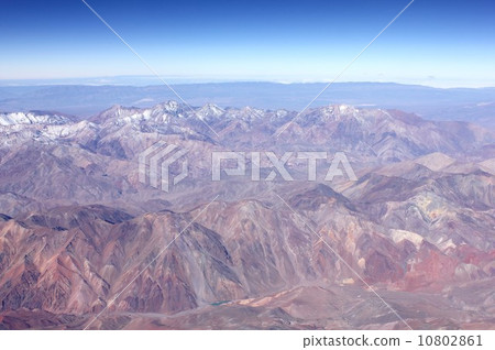 Andean mountains in the late autumn with mountains of 5000 m class 10802861