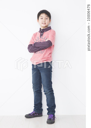 elementary school boy 10806476