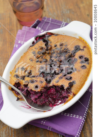 Black currant clafoutis Black currant clafoutis 10808645