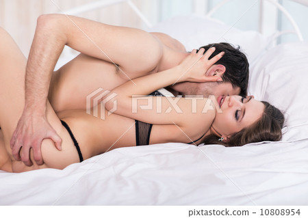 Couple in love 10808954